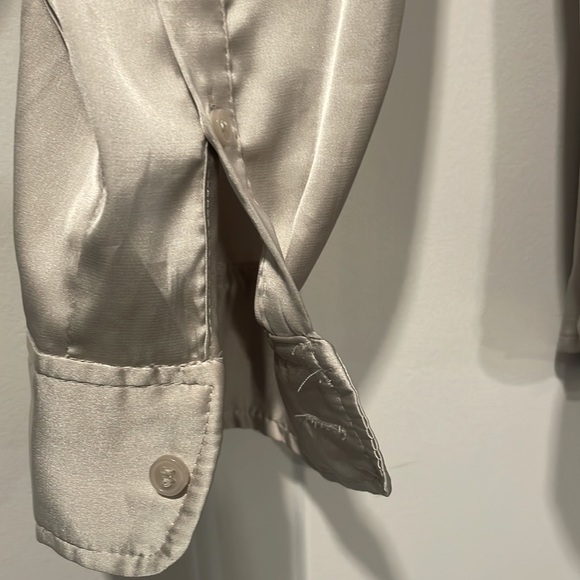 H&M Button Down Top - Picture 3 of 3